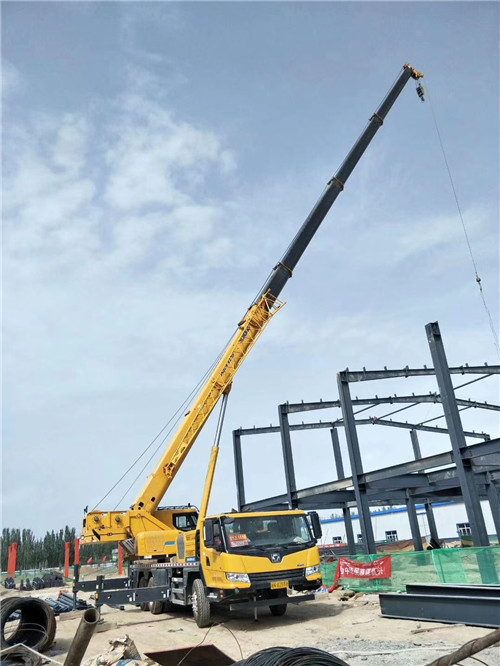禄劝超高层建筑钢结构吊装案例